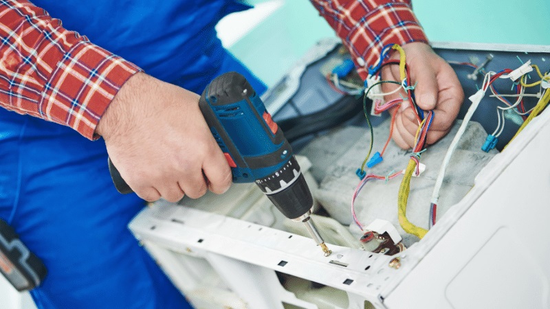 Gaziosmanpaşa Amana Amana çamaşır makinesi kart tamiri – Su almama arızası orijinal parça ile giderildi. - Teknik servis örneği